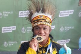 Two Banjarbaru swimmers break national records at Peparnas