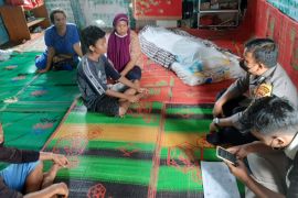 Seorang pria di Sibolga nekat melompat ke laut dan ditemukan terapung