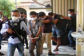 Tiga pelaku pencurian kabel Telkom di Sukoharjo ditahan