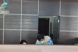 KPK periksa mantan Gubernur Kepri  terkait korupsi cukai  rokok kawasan