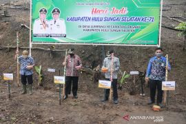Bupati HSS : Tanam padi Gogo dan penyerahan bibit untuk keswasembadaan daerah