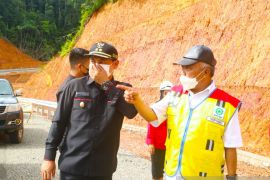 Pembangunan jalan Kapuas Hulu Kalbar-Kaltim yang masih 100 kilometer