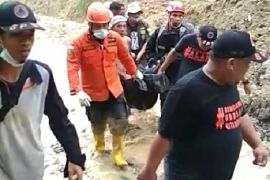 Korban tewas tertimbun longsor di Sibolangit Deliserdang ditemukan