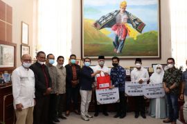 FK-IJK Aceh salurkan bantuan sosial di Aceh Tengah
