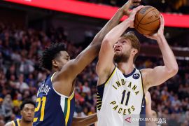 Jazz lumat Sixers 120-85