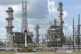 Harga minyak melonjak didukung harapan Omicron dan kebijakan harga Saudi