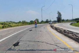 Empat titik Tol Jakarta-Cikampek diperbaiki, waspadai macet