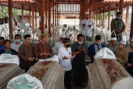 Ke Gresik, Anies Baswedan tegaskan hanya ziarah Makam Sunan Malik Ibrahim