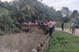 Dua bocah tenggelam, seorang meninggal dunia, seorang selamat