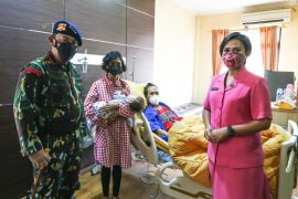 HUT ke-76 Brimob, Kapolri jenguk anggota terluka saat bertugas