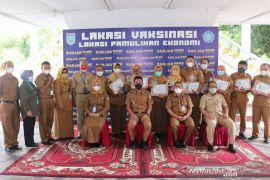23 schools in Banjar win Adiwiyata