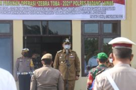 Wabup Zarnawi pimpin apel gelar pasukan operasi "Zebra Toba -2021"