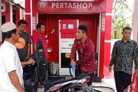 Misran Sari bantu masyarakat perbatasan Sumbar nikmati bahan bakar berkualitas