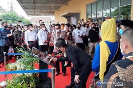 Menpan RB resmikan peluncuran mal pelayanan publik di Lotte Grosir Bekasi