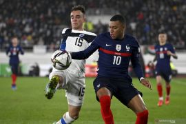 Mbappe dan Lewandoswski tolak Piala Dunia dua tahunan