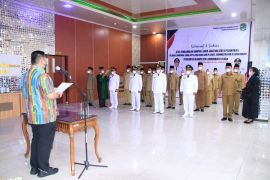 20 Pejabat Labura dilantik  Bupati : Buktikan kemampuan dengan prestasi