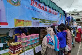 Sumut gelontorkan  22.000 liter minyak goreng untuk kendalikan harga