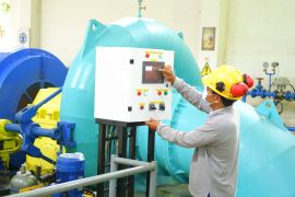 PLN memanfaatkan air terjun Merasap untuk melistriki 3.000 pelanggan