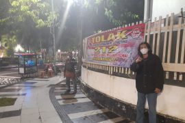 Spanduk tolak reuni 212 beredar di Surabaya
