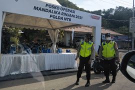 Kegiatan WSBK mulai digelar, jalur masuk sirkuit Mandalika disekat