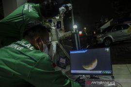 Pengamatan gerhana bulan sebagian di Bandung