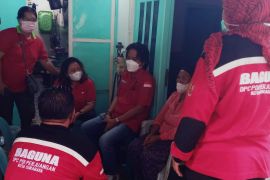 Baguna Surabaya gelar khitanan gratis "door to door"