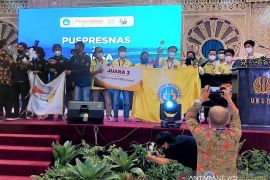 Pagaruyuang Team UNP raih juara 2 pada kontes mobil tingkat nasional