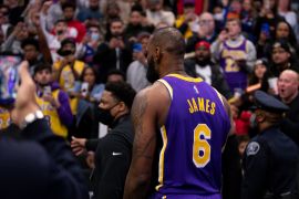 LeBron James didenda Rp216 juta karena "gerakan cabul"