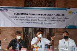 PLN Bali kembangan potensi "Desa 100 persen PLN Mobile" di Angseri-Tabanan