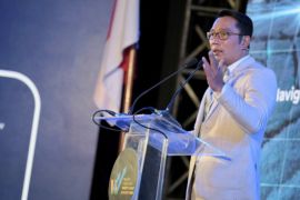 Gubernur Ridwan Kamil imbau buruh kedepankan dialog