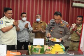 Bupati Labura "manyonggot" Kapolres Labuhanbatu