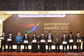 Wapres:  "Santripreneur Award 2021" momentum membangun ekonomi negeri