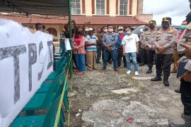 Tinjau Pilkades Taput, Kapoldasu: Jangan berantam ya!