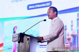 Kementerian Investasi uji coba pengurusan izin melalui ponsel