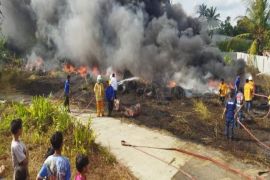 Gudang ban bekas terbakar di Tebing Tinggi