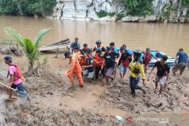Korban tenggelam ditemukan meninggal di Sungai Amandit Batu Laki