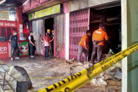 Labfor Polda Sumsel selidiki kebakaran minimarket di Bengkulu