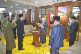Bupati lantik Muliansyah sebagai Sekretaris Disdukcapil Batola