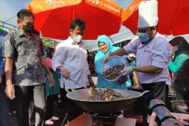 Warga Batam diajak budayakan makan olahan laut