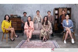 Aktris senior Christine Hakim gambarkan besarnya perjuangan ibu dalam "Just Mom"