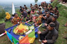 Tradisi Merti Desa Petarangan