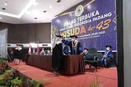 STMIK Indonesia umumkan kesiapan menjadi universitas pada Wisuda ke-43