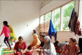 146 warga masih mengungsi banjir di Desa Cempa Hinai Langkat