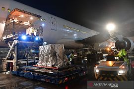 Indonesia terima jutaan dosis vaksin AstraZeneca dan Covovax