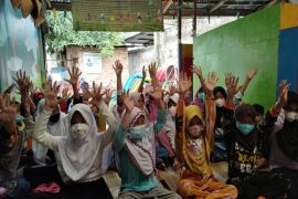 Kampung Dongeng dan Rumah Seloko Jambi mendongeng bareng di 11 titik