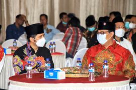 Hadiri pelantikan PA GMNI Jatim, Emil Dardak jadi sorotan