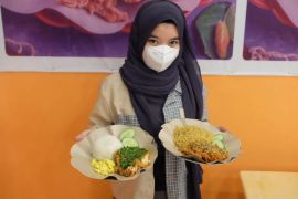 Geprek Gold Chick jadi pilihan bagi penikmat makanan berbasis ayam