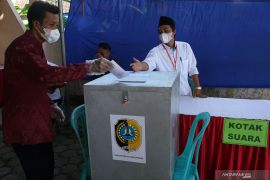 Pilkades serentak di Tulungagung berlangsung kondusif