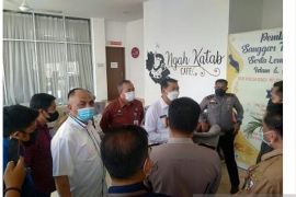 Perawatan siswa positif COVID-19 di Sekolah Abdurrab Pekanbaru dipindahkan