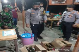 Tiga pilar kelurahan lakukan penindakan Prokes di cafe liar